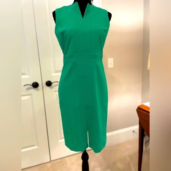 Ann Taylor emerald green sleeveless dress. Ann Taylor emerald green sleeveless dress.